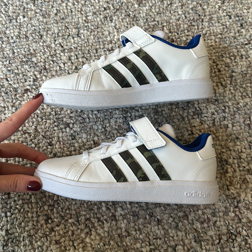 Adidas boys sz 2 lace free - Picture 3 of 7